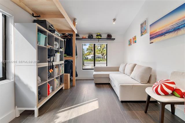 Foto del edificio - 766 NE 96th St