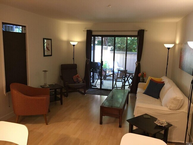 Foto del edificio - 30 Arbor Ct