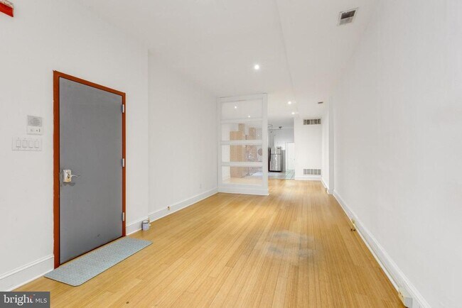 Building Photo - 39 N 3rd St