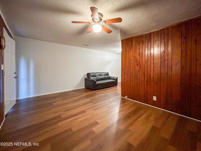 Foto del edificio - 3220 Myra St