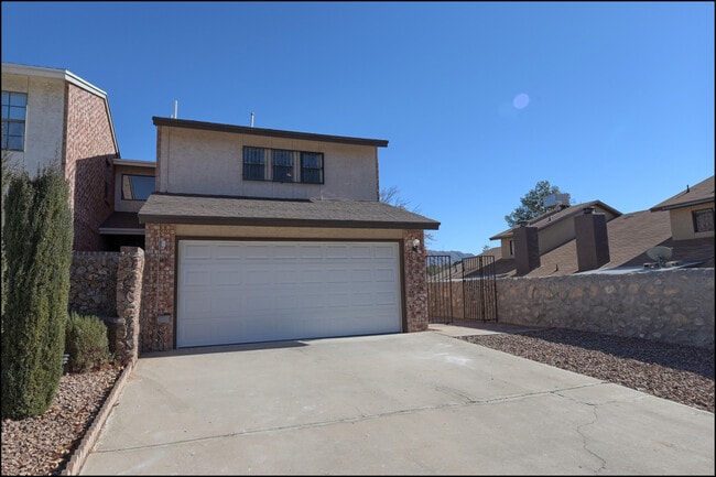 Building Photo - 7011 Portugal Dr