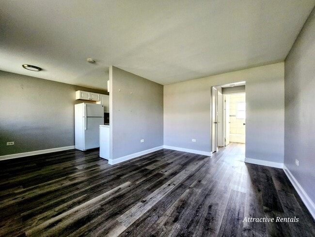 Building Photo - 2123 W 119th St