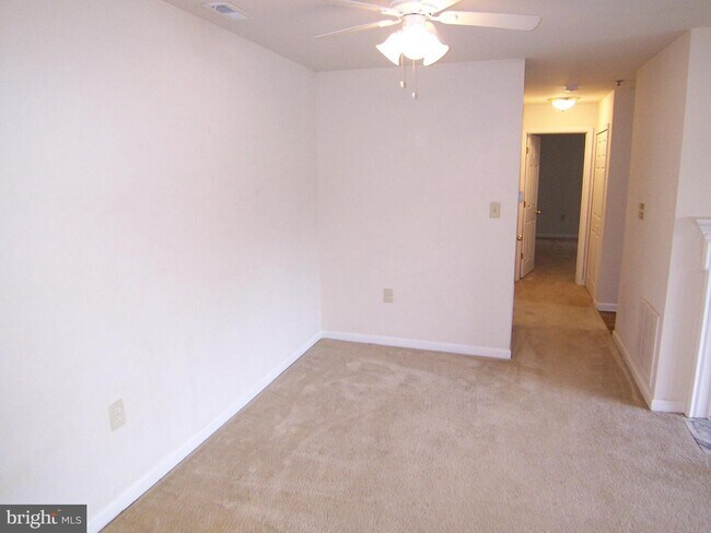 Building Photo - 311H Tall Pines Ct