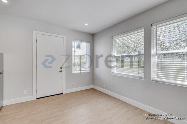 Building Photo - 1559 9th Ave