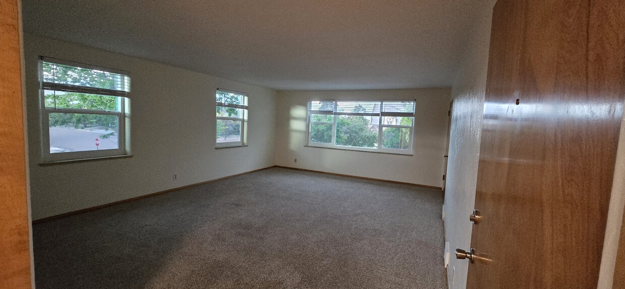 Primary Photo - Weidenhaft Mitchell Apartments