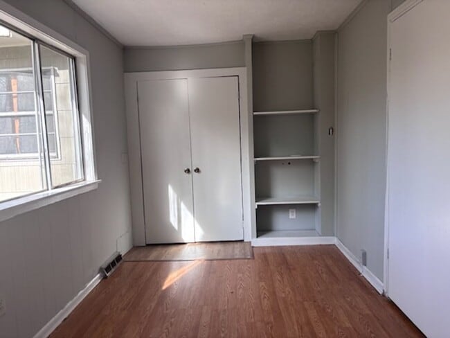 Building Photo - 2005 Wisteria Dr