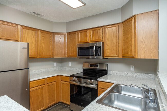 2BR, 2BA - 1,102SF - Kitchen - Northridge