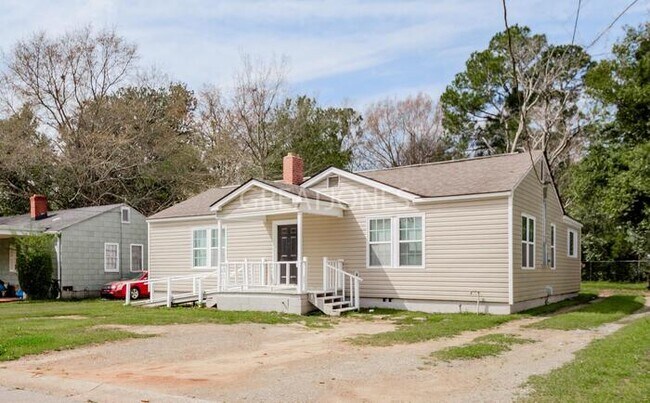 Building Photo - 413 Chamlee Dr