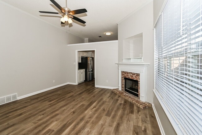 Foto del edificio - 8698 Macon Rd