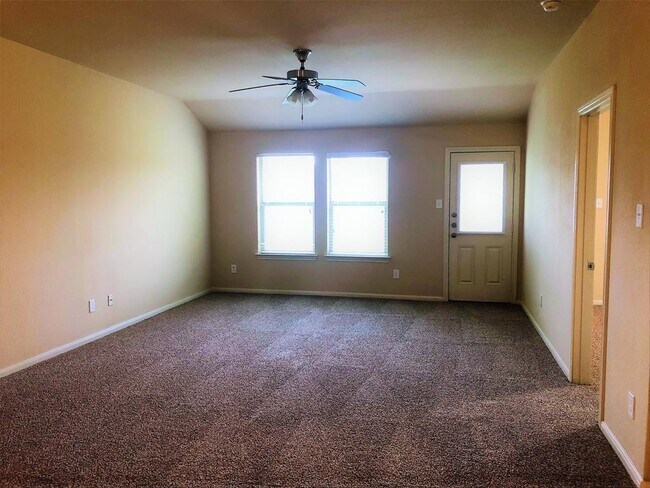 Building Photo - 7822 Diamond Oak Dr