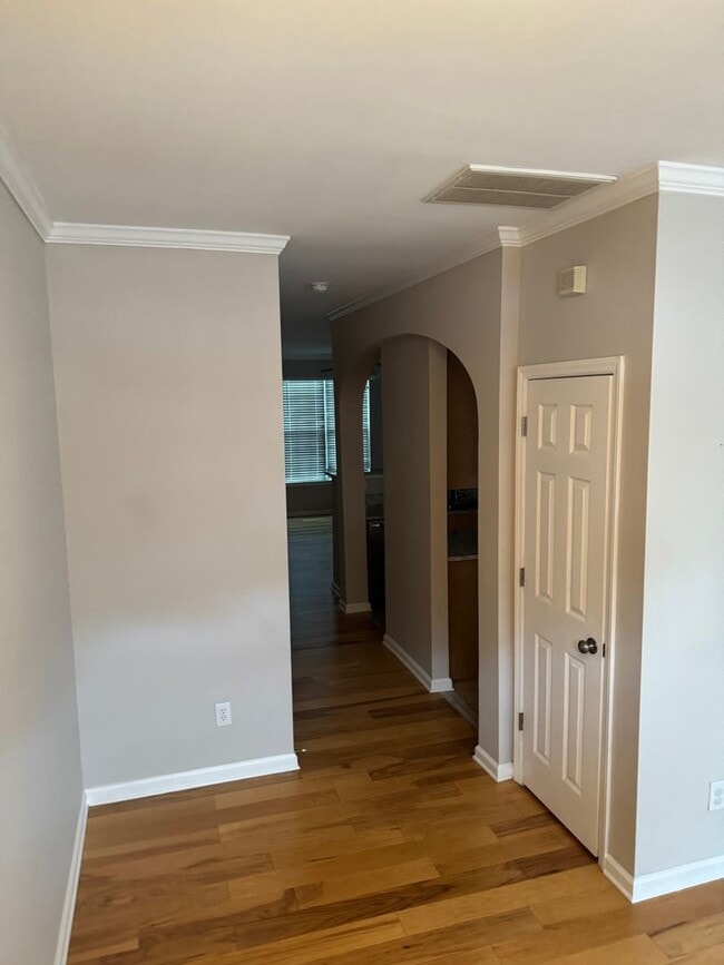 Foto del edificio - Gorgeous 2br/2.5ba TH, excellent Raleigh location, January 10th!!