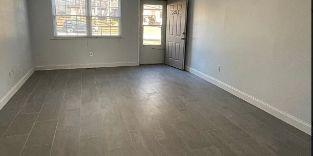 Building Photo - Oakwood Apartments