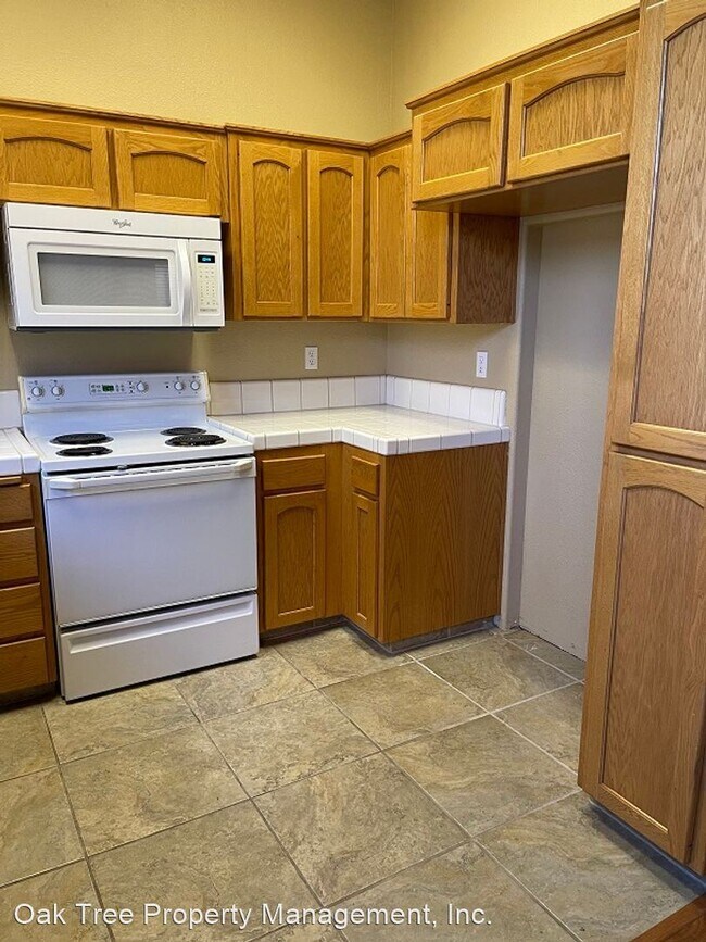 Building Photo - 2 br, 2 bath House - 7518 N. Trellis Circle