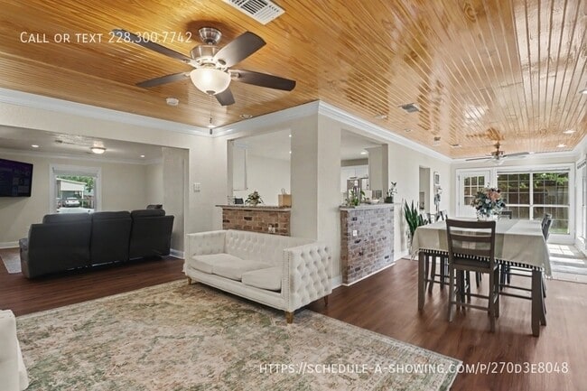 Building Photo - 412 Woodland Park Dr