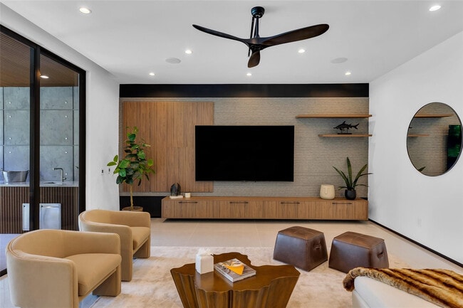 Foto del edificio - 727 NE 17th Way