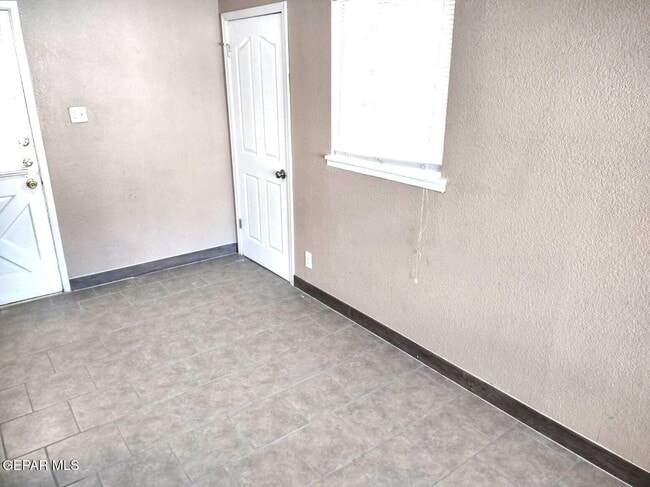 Building Photo - 8724 Polaris St