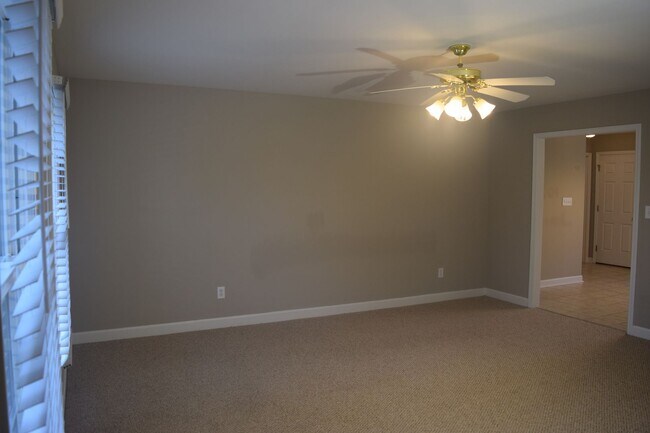 Building Photo - Hollar Duplex Conover
