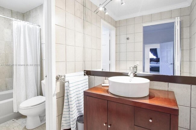 Building Photo - 2124 Fisher Island Dr