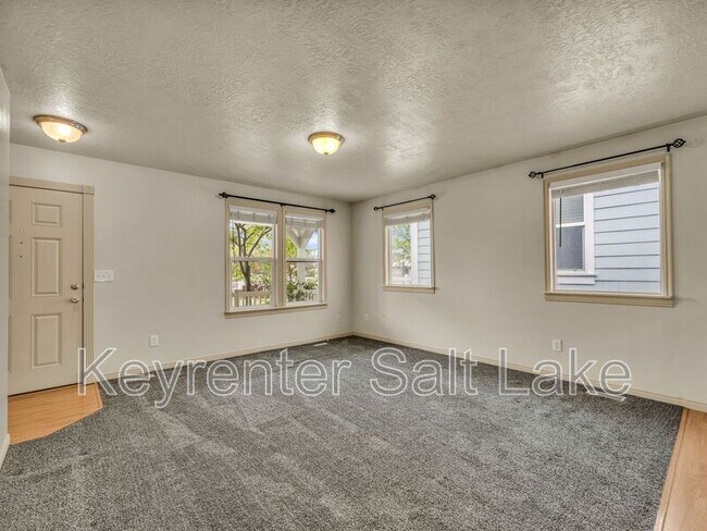 Building Photo - 11637 S Kestrel Rise Rd