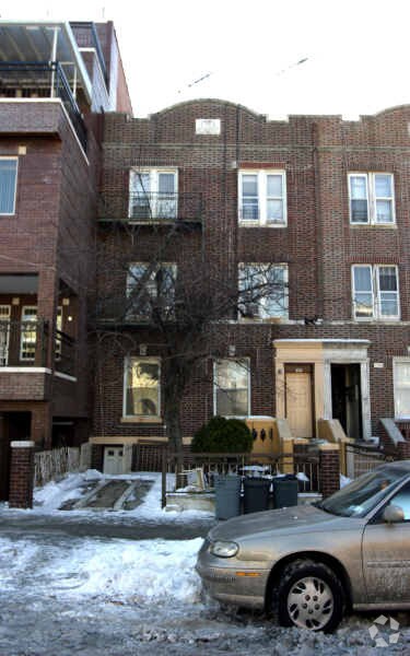 Building Photo - 1230 42nd St