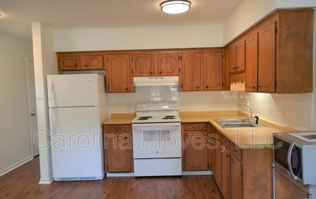 Foto del edificio - 110 Rose Ln
