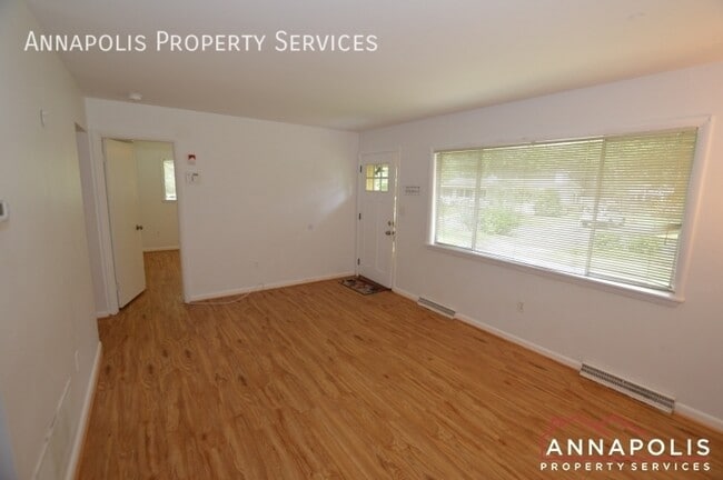 Building Photo - 1331 Linden Ave