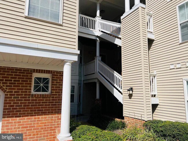Foto del edificio - 5814 Wyndham Cir