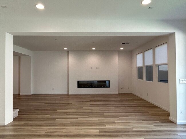 Building Photo - 8835 Principato St