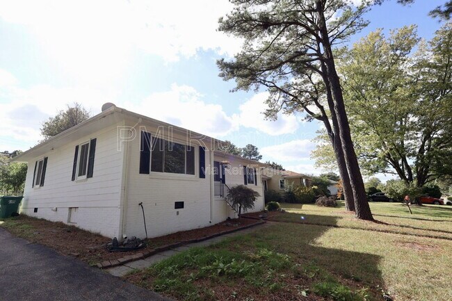 Building Photo - 9107 Mapleview Ave