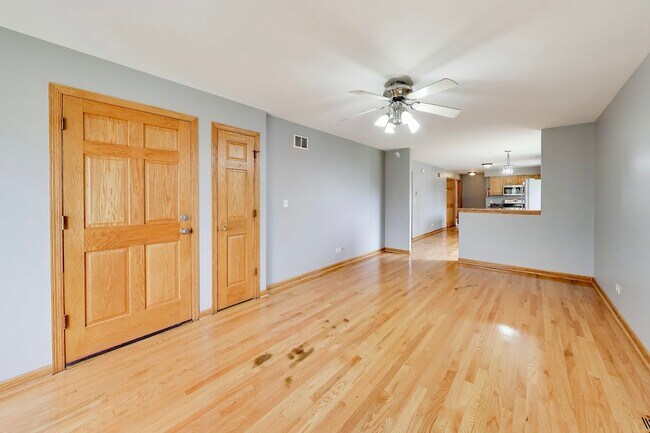 Foto del edificio - 7520 W 61st St