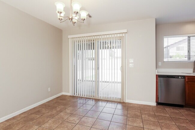 Foto del edificio - 10206 W Whyman Ave
