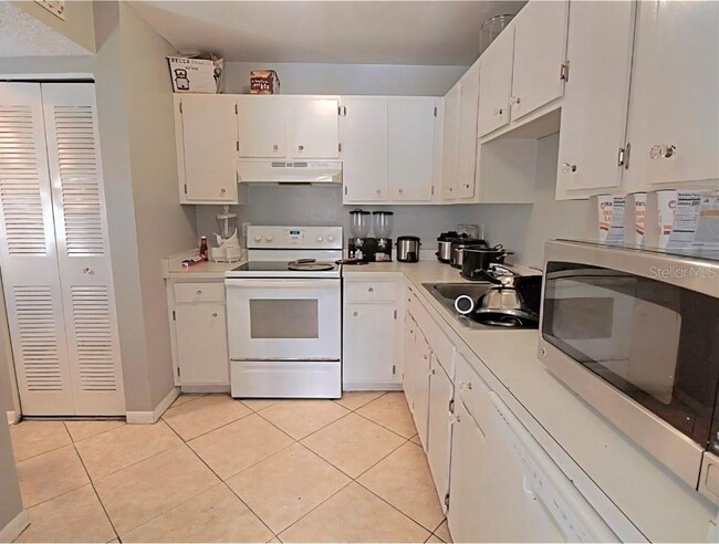 Foto del edificio - 5125 Picadilly Circus Ct