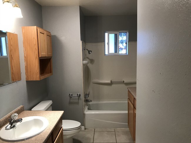 Building Photo - 716 Brimhall Pl