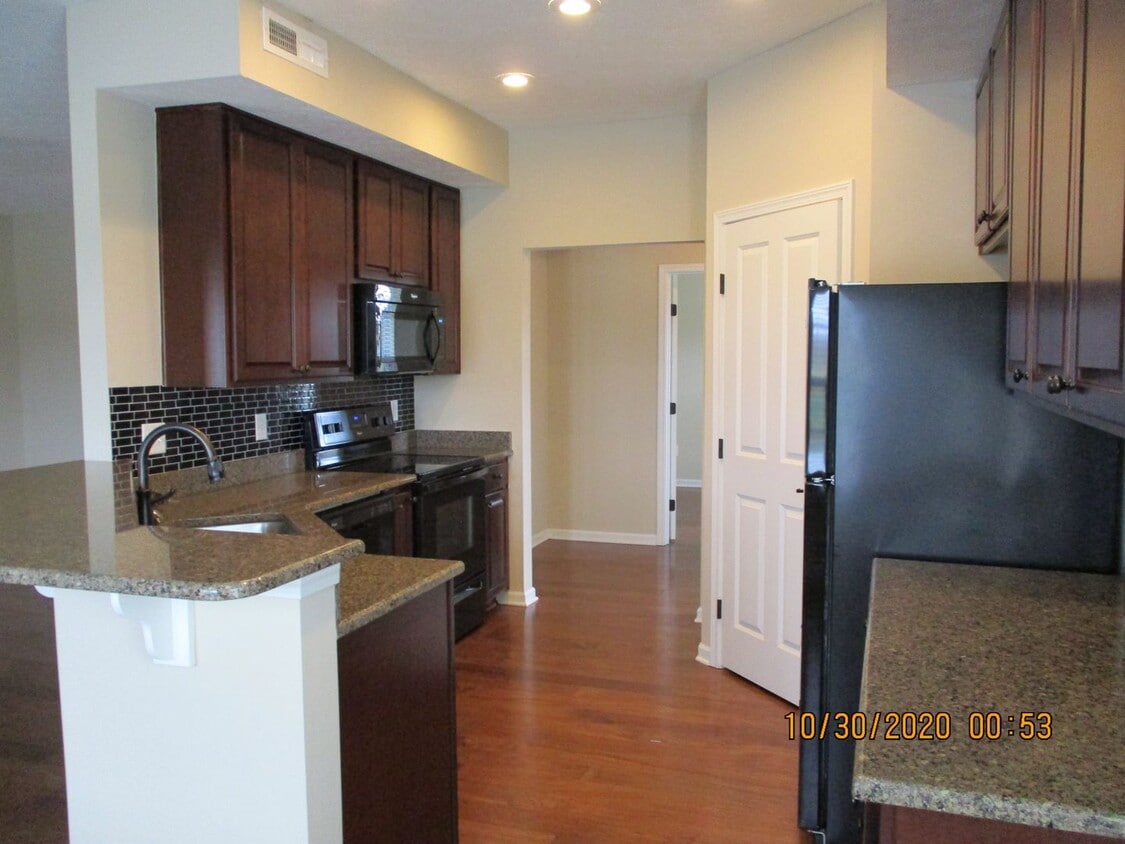 Primary Photo - Village at Olentangy Crossing 0081