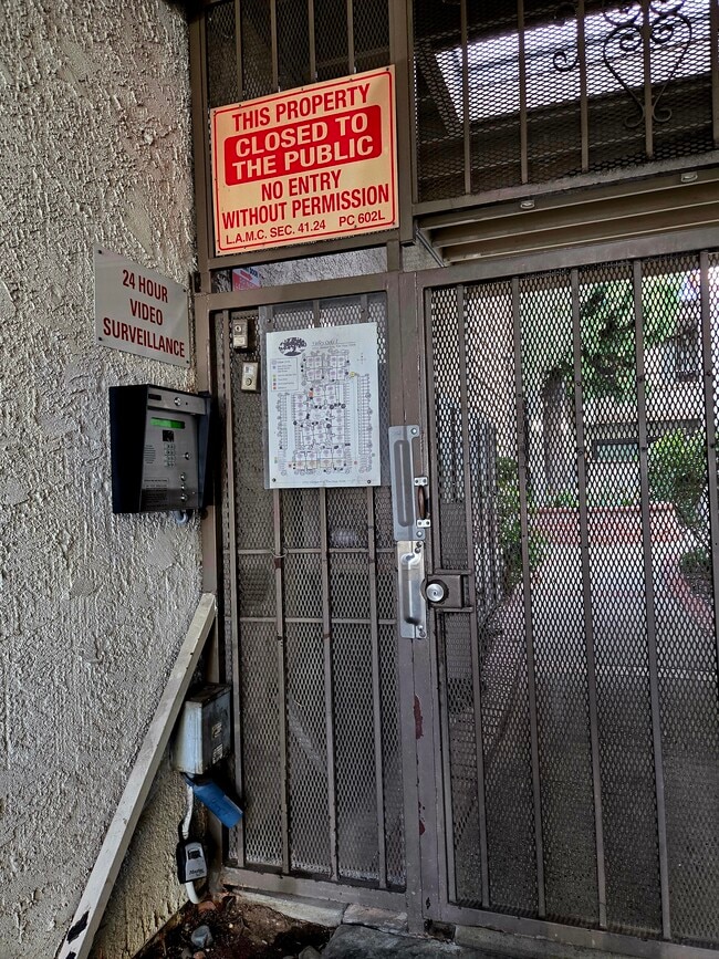 Building Photo - 15511 Sherman Way