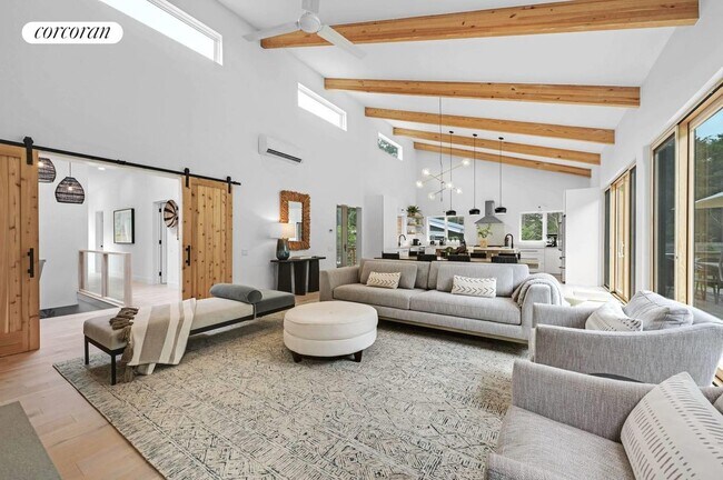 Building Photo - 6 Lilla Ln