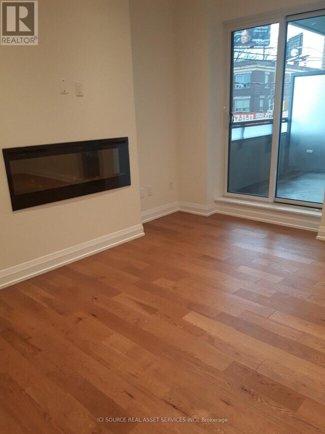 Photo du bâtiment - 200 Woodbine Ave