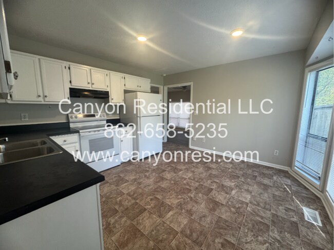 Building Photo - 5516 Deep Hollow Ct