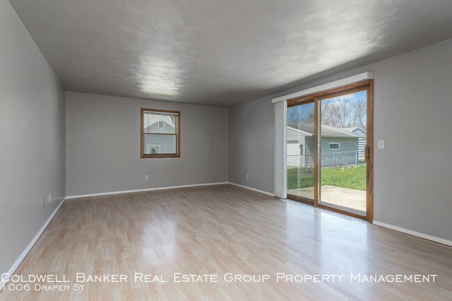 Building Photo - 1006 Draper St