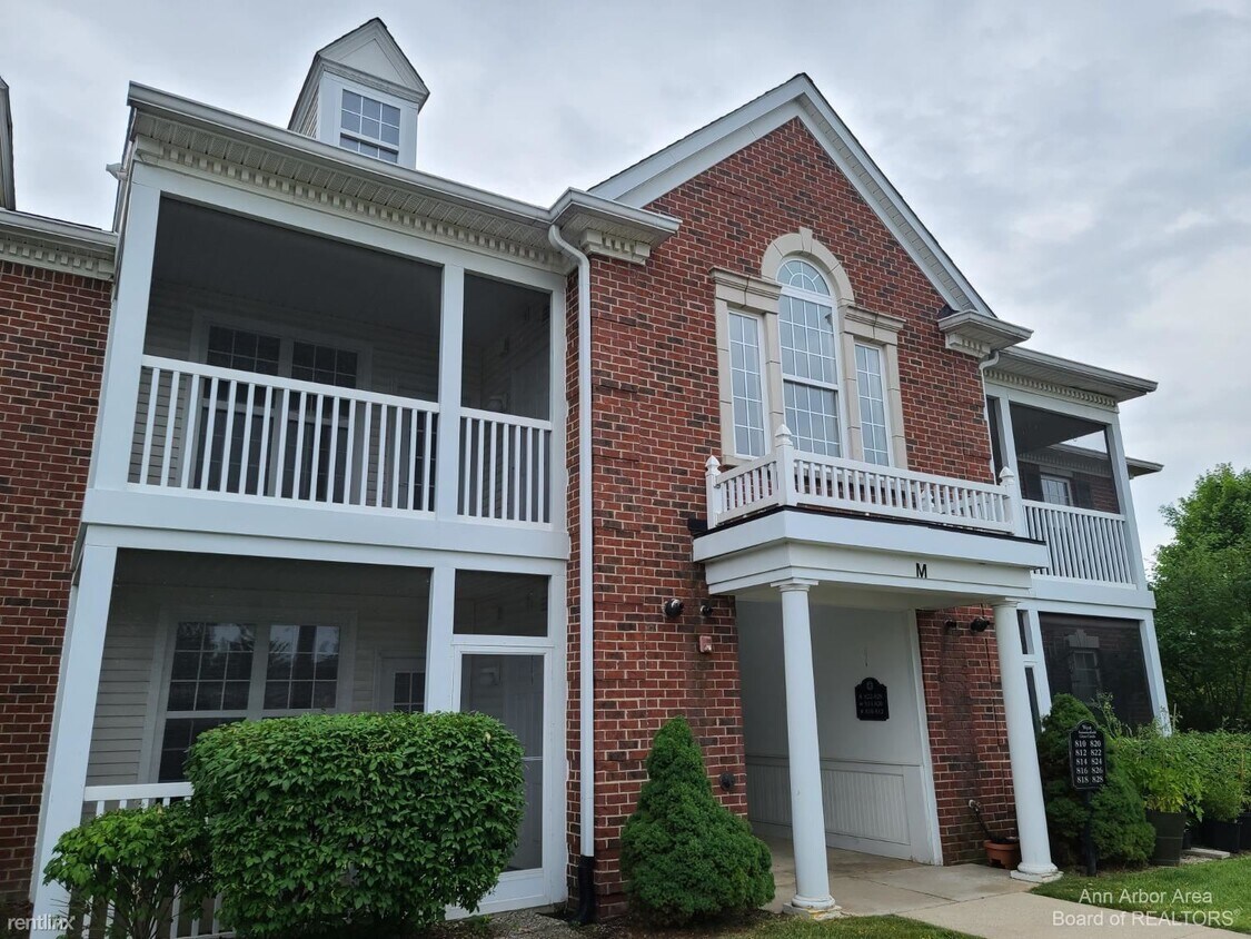 Primary Photo - 2 br, 2 bath Condo - 953 E Summerfield Gle...