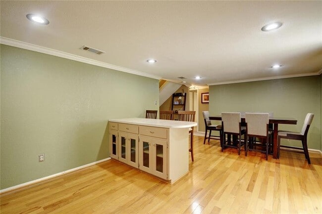 Foto del edificio - 8203 Beaver Brook Ln
