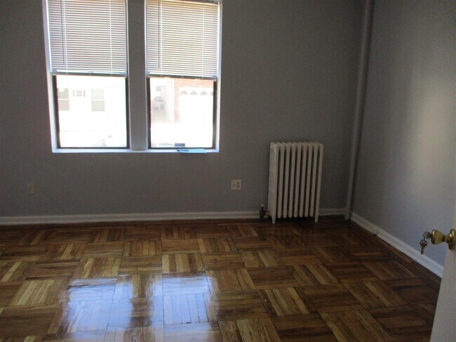 Building Photo - 9015 Bergenwood Ave