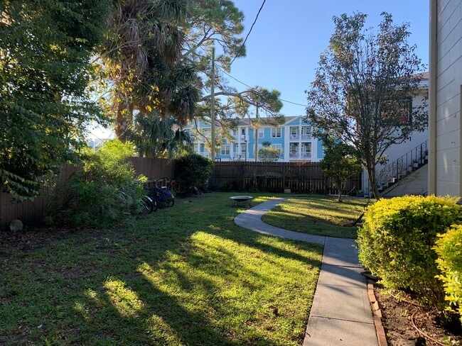 Building Photo - 1st floor condo for rent in Jax Beach - 2B/1B