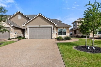Building Photo - 1619 Buena Vista Dr