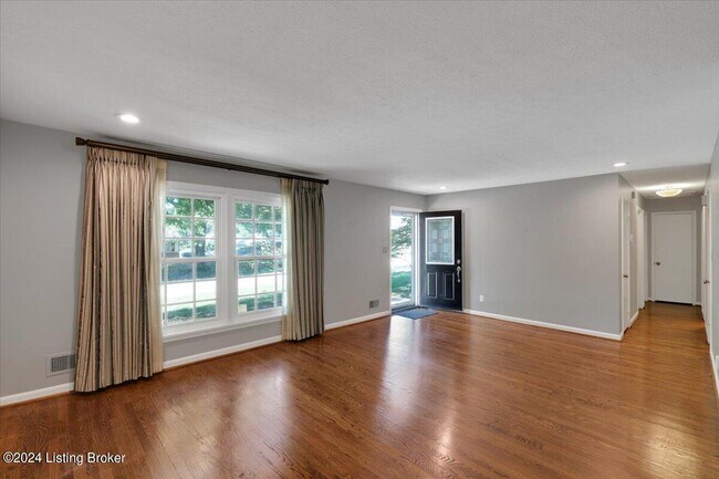 Building Photo - 2711 Colonel Dr