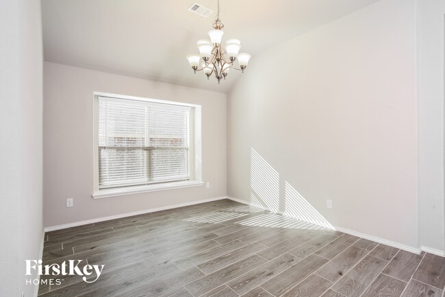 Building Photo - 1020 Deer Valley Dr