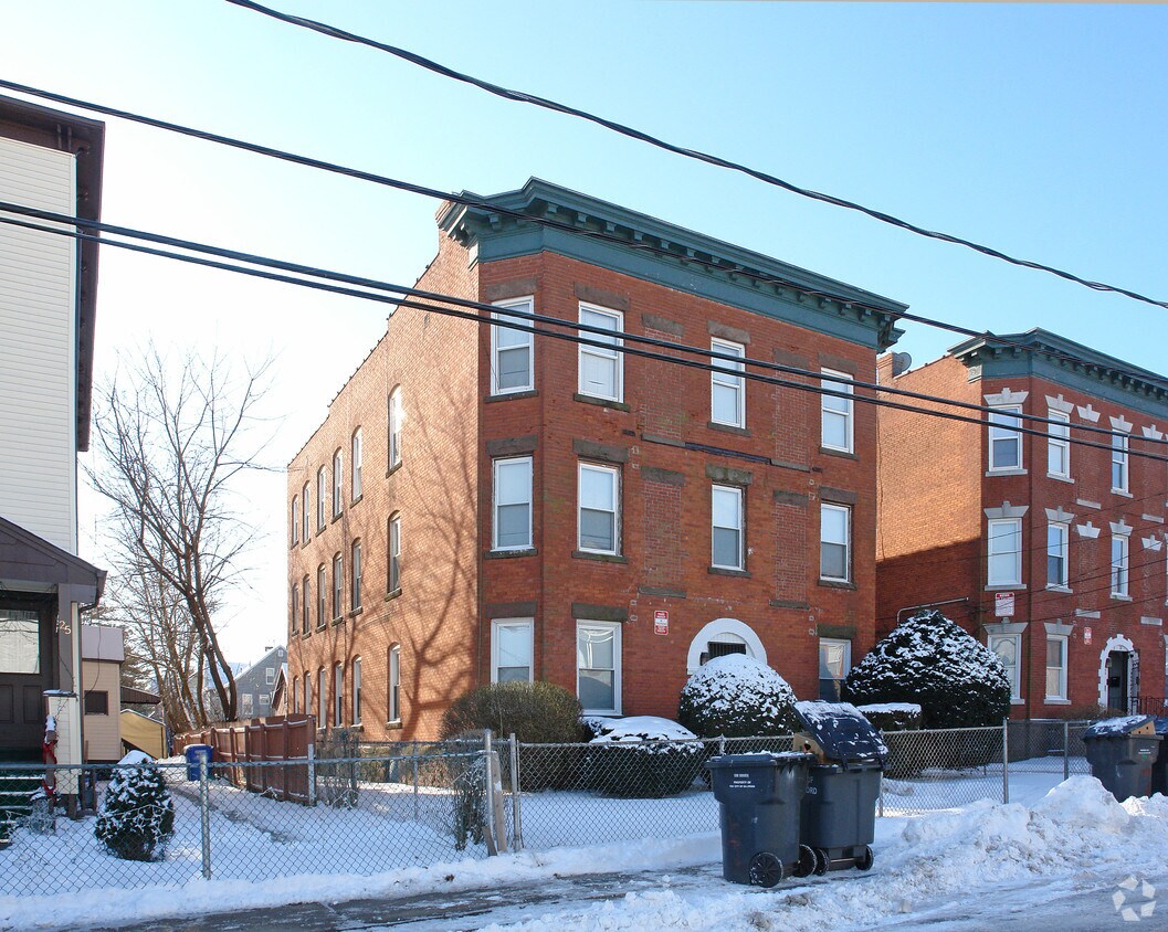 Primary Photo - 27-29 Whitmore St