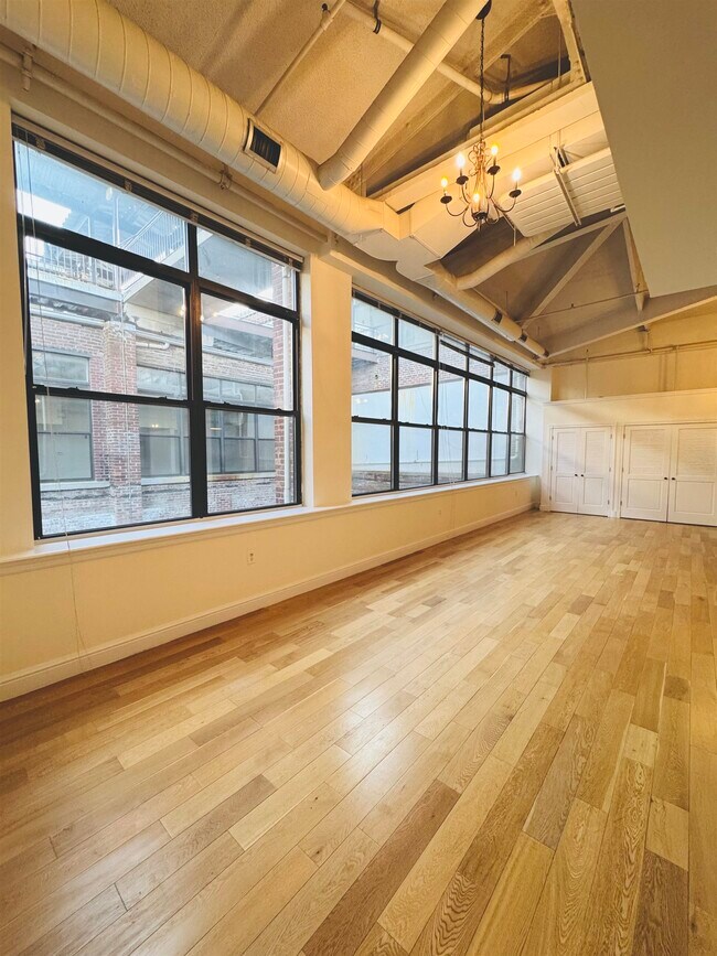 Foto del edificio - 300 Communipaw Ave