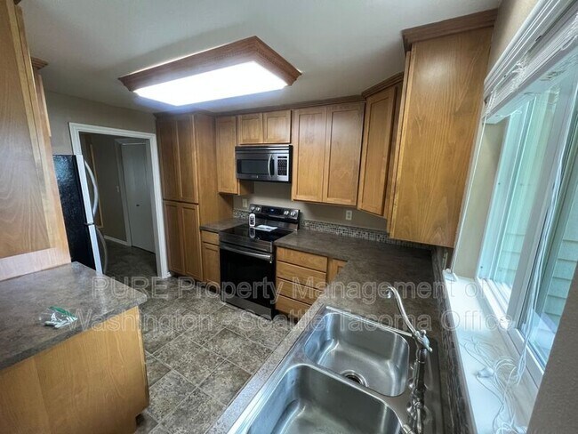 Building Photo - 12606 Burnham Dr