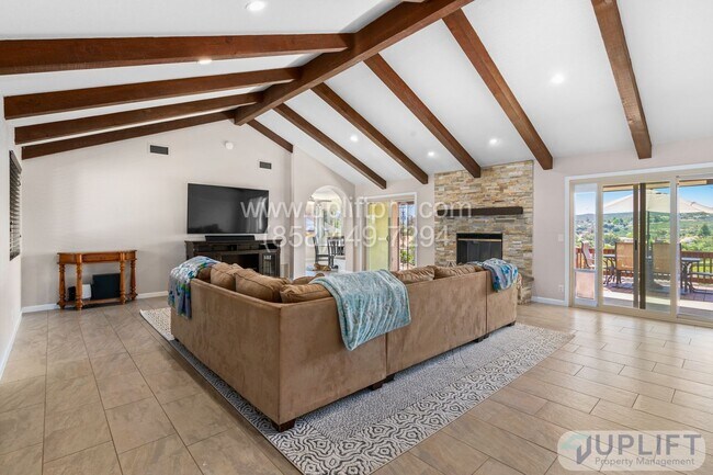 Building Photo - 3 Bedroom 2.5 Bathroom home in Ramona LARG...